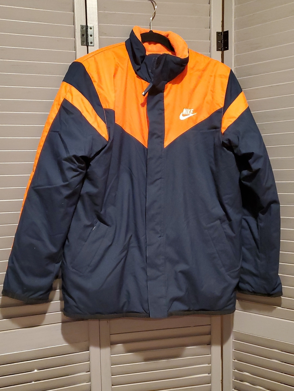 Nike Youths Navy and Bright Orange Reversible Jacket Size XL (18 - 20)